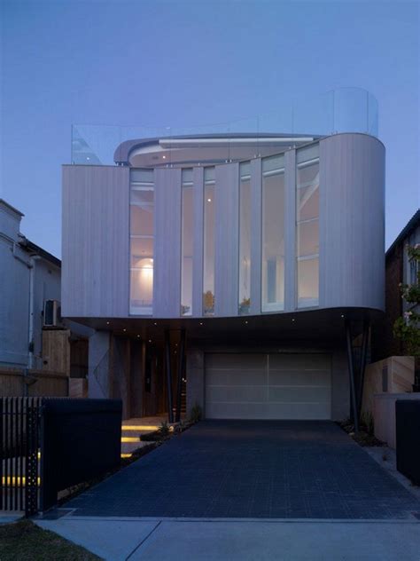 Wave Shaped House in Bondi Beach, Australia