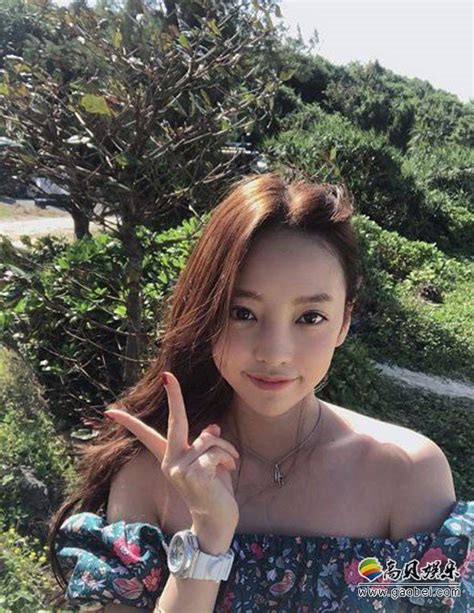 韩国女艺人具荷拉在sns发布一组近照，以其出众的美貌吸引广大粉丝目光 新闻资讯 高贝娱乐
