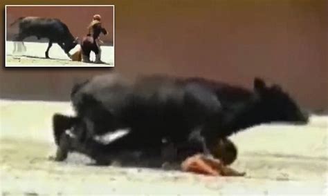 Disturbing Moment A Bull Mounts A Female Bullfighter In The Middle Of A Fight Daily Mail Online