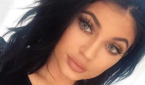 Kylie Jenners Twitter Account Just Got Hacked And Absolutely Destroyed