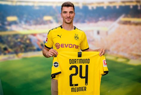 Stats de carrière (apparitions, buts, cartons) et historique de transfert. Borussia Dortmund signs Meunier from PSG