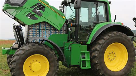 Electric John Deere Tractor Runs For 4 Hours On A Charge Uk