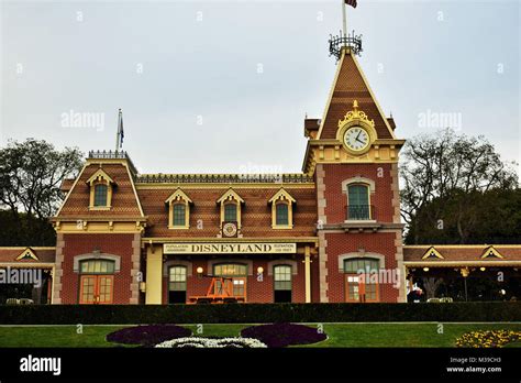 Main Street Train Station Disneyland California Stock Photo Alamy