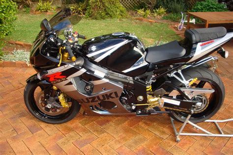 The imu provides six direction, three axis motion and position information to the ecm so. 2004 Suzuki GSXR 1000 - Superbike910 - Shannons Club