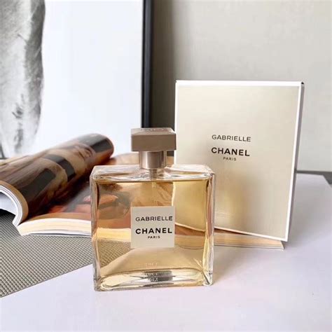 The composition of chanel gabriel, addressed to women who have taken place, will give a charge of vigour and inspiration to its owner. Chanel Gabrielle edp女士濃香水100ml, 美容＆化妝品, 指甲美容, 香水 & 其他 ...