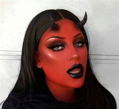 Sexy And Scary Halloween Makeup Looks For