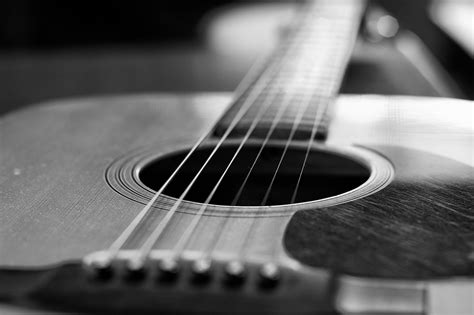 2560x1440 Resolution Flat Top Acoustic Guitar In Grayscale