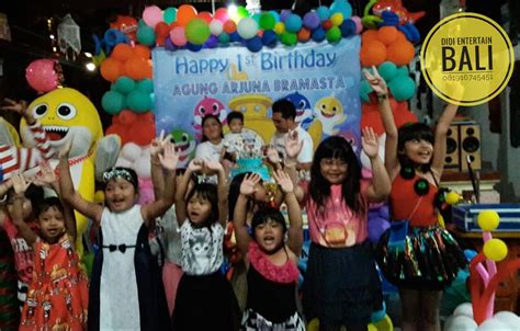 Jadi jika butuhnya setiap hari, maka kalian harus daftar setiap hari. DIDI ENTERTAIN badut bali dan dekorasi balon bali: PAKET ...