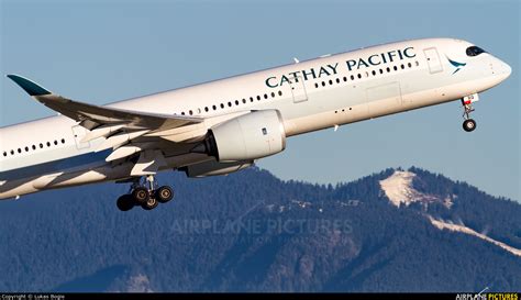 B Lrq Cathay Pacific Airbus A350 900 At Vancouver Intl Bc Photo Id