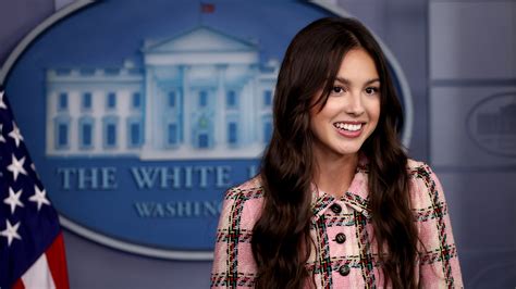 Olivia Rodrigo Stays No 1 With ‘sour After White House Trip The New