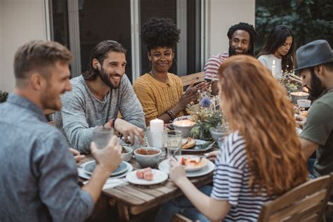 21 Tips for Fascinating Table Talk at Your Dinner Party - Hyperspace