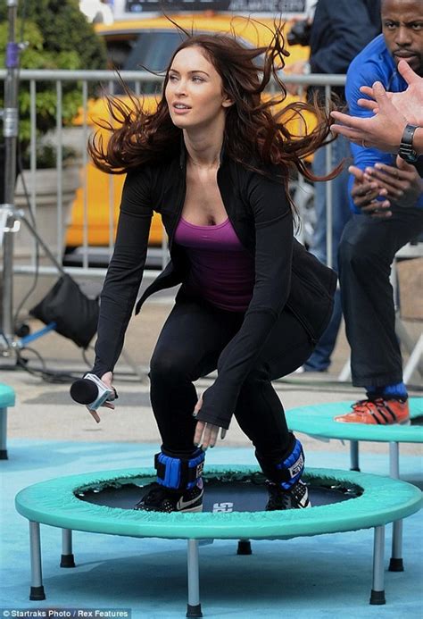 Heres The 1st Look At Megan Fox As April Oneil On Ninja Turtles Set Syfywire