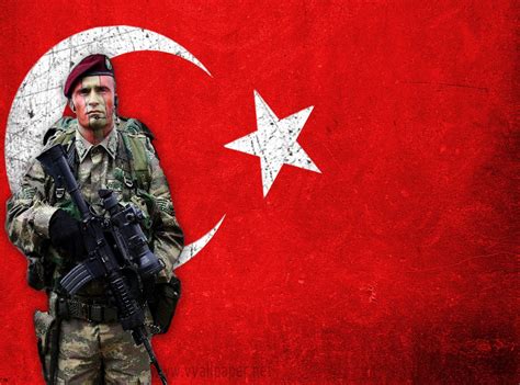 Kırmızı renkli bayrağımızın ortasında beyaz hilal ve ay yer alır. Kaliteli Resim: Bordo Bereli HD Resim Duvar Kağıdı