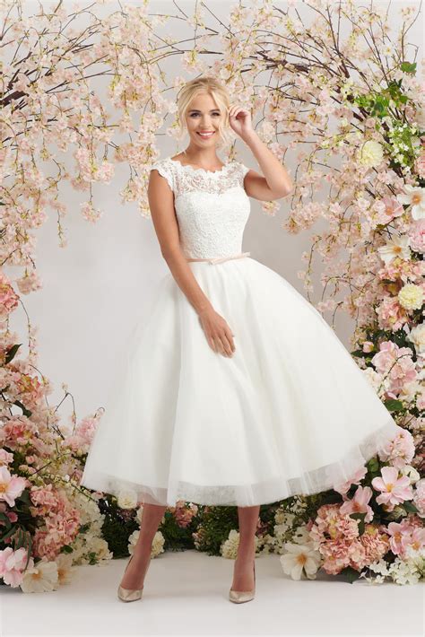 Super Cute Lace And Tulle Ballerina Length Wedding Dress