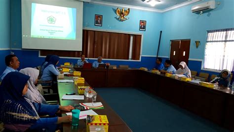 Prodi ini memiliki tiga minat antara lain minat agronomi, minat ilmu lingkungan dan kesehatan, dan minat sistem produksi dan managemen agribisnis. Terakreditasi "Baik Sekali" oleh BAN-PT, IST AKPRIND ...