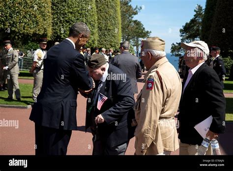 A Wwii Veteran Greets Us President Barack Obama By Kissing His Hand