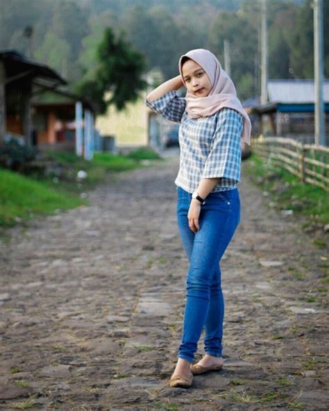 Celana Jeans Ketat Dan Hijab Gadis Kampung Ootd Hijab Hijab Jeans