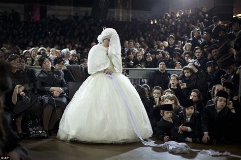 Rooted In Tradition Amazing Pictures Of Segregated Orthodox Jewish