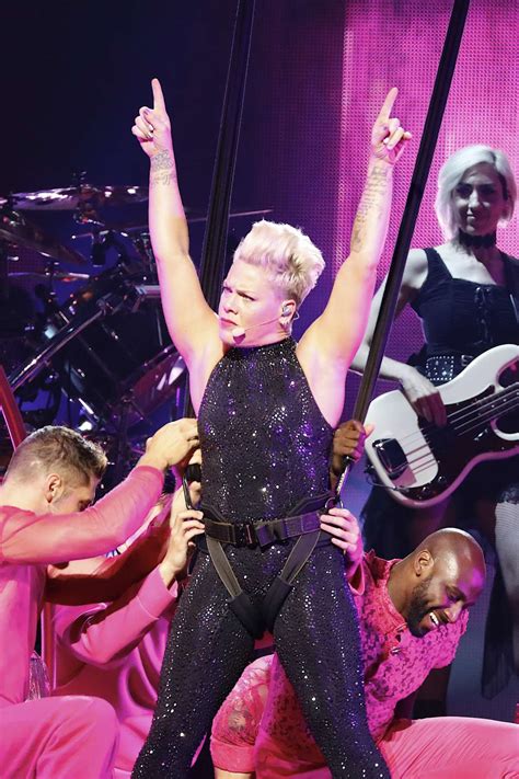 Pink Performs On Her Beautiful Trauma World Tour In Paris Gotceleb
