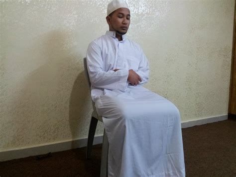 Inilah hukum solat secara duduk di atas kerusi | solat merupakan suatu ibadah yang paling besar dalam kehidupan setiap insan yang beragama islam. Ustazah Ani Blog: SOLAT KETIKA SAKIT