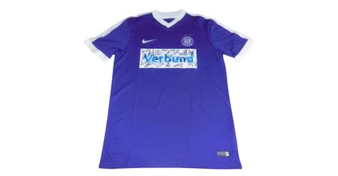 Der fk austria wien wurde im jahr 1911 gegründet. Für Fans von Austria Wien: Vom Team signiertes Heimtrikot