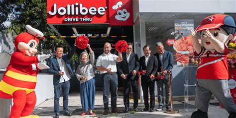 Jollibee Singapore Opens First Drive Thru Store Jfc I Jollibee Foods