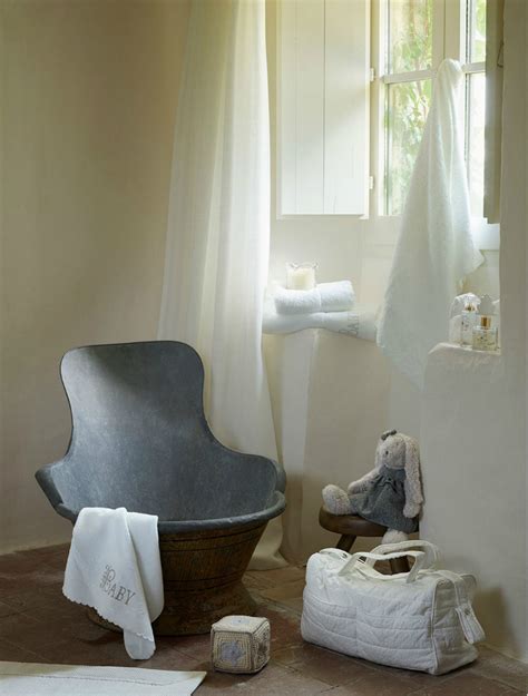 It has around 408 stores in 44 countries. New Zara Home collection Autumn Winter 2015 - 2016 - Decoholic
