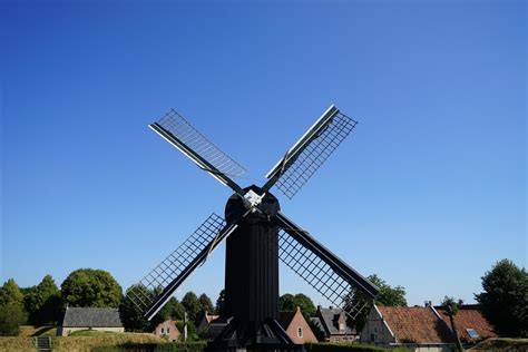 荷兰风车景观荷兰风车小镇 伤感说说吧