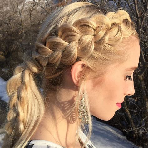There's no excuse to wear your hair in a top knot or ponytail every day. 25+ Side Braid Hairstyle Designs, Ideas | Design Trends ...