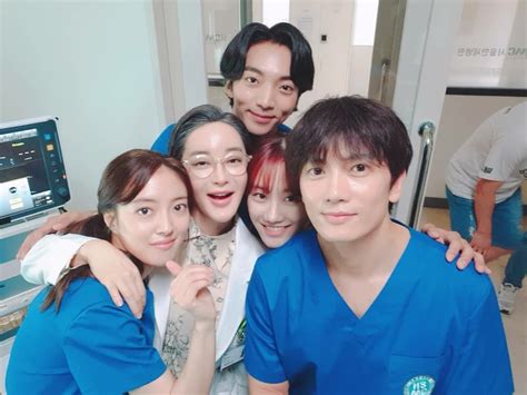 This medical korean drama follows five doctors who all happen to be in the same friend group. Doctor John in 2020 | Korean drama movies, Drama movies ...