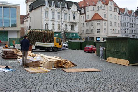 Brno Má Strom Na Zelňáku A Staví První Vánoční Stánky Společnost