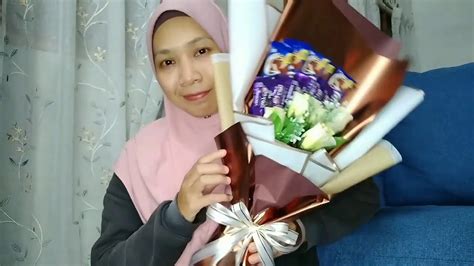 Jambangan duit bouquet duit buketuang bouquetmoney. DIY: Chocolate With Flowers Bouquet Wrapping Tutorial ...
