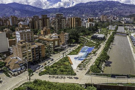 Ciudad Del Río El Urbanismo De Medellín