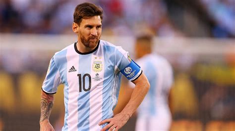 And remarkably, their careers have largely coincided, with both players dominating the game for well over a decade now. Messi spielt doch weiter für Argentinien :: DFB ...