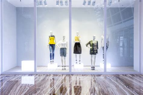 5 Pro Tips For Creating A Window Display That Sells Examples