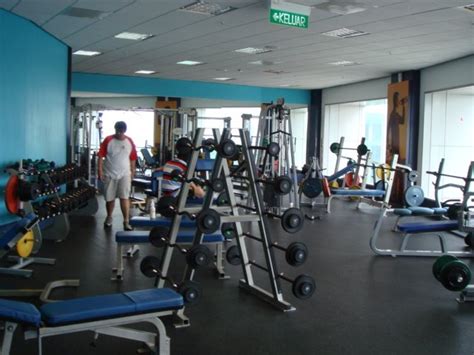Doesnt hv the hunger to stay beside you. .: Fitness First @ Menara Maxis