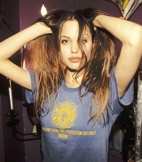 Angelina Jolie ‘90s 💘 Angelinajolie 🌹 Angelina Jolie Young Angelina Jolie 90s Angelina Jolie