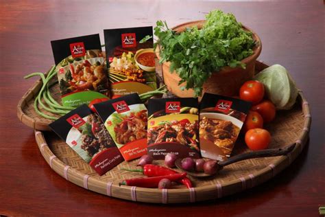 Sri nona food industries sdn bhd. Authentic and traditional Asian food sauces in retail pack