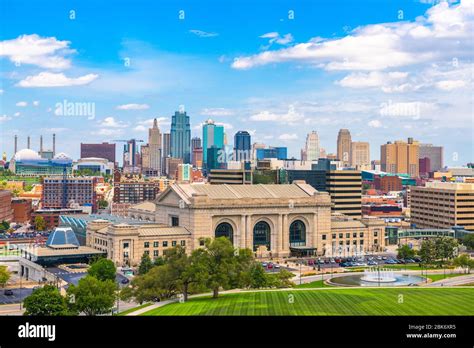 Kansas City Missouri Usa Downtown Skyline With Union Station Stock