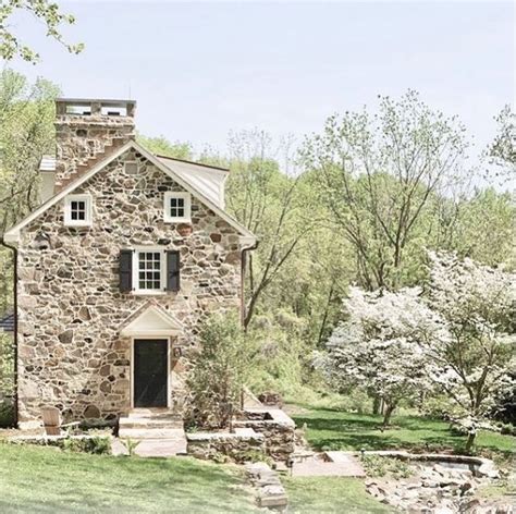 Stone House Home In Pa Stone Farmhouse 18th Century Farmhouse