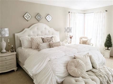 You can browse through lots of rooms fully furnished with inspiration and quality bedroom furniture here. Master Bedroom Decorating Ideas - Soft White Bedding ...