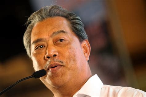 Perdana menteri, tan sri muhyiddin yassin mengumumkan, dengan kerjasama pihak bank, moratorium enam bulan akan diberikan kepada semua peminjam individu, sama ada dari golongan b40, m40 atau t20, dan usahawan mikro. No More PMR, But Form 3 Students Will Now Take The PT3