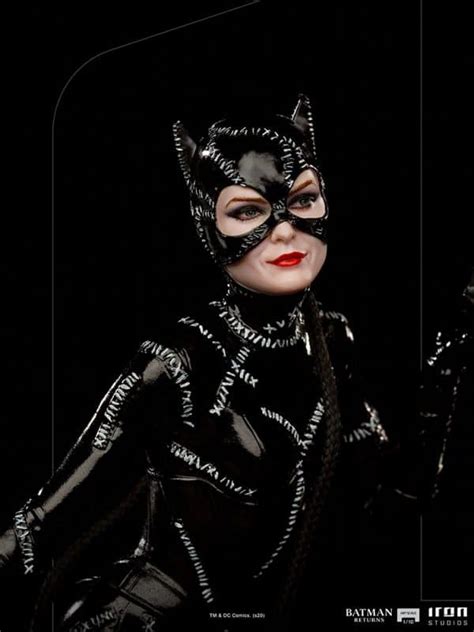Iron Studios Unveils Batman Returns Catwoman Collectible Statue