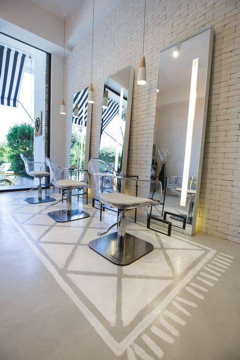 Eine friseursalon einrichtung in altholzoptik dem studio der seethaler friseure wurde mit sun wood produkten ein modern traditionelles ambiente verpasst. WoARCHITECTS | WORK | MARAGKOUDAKIS HAIR SALON # ...