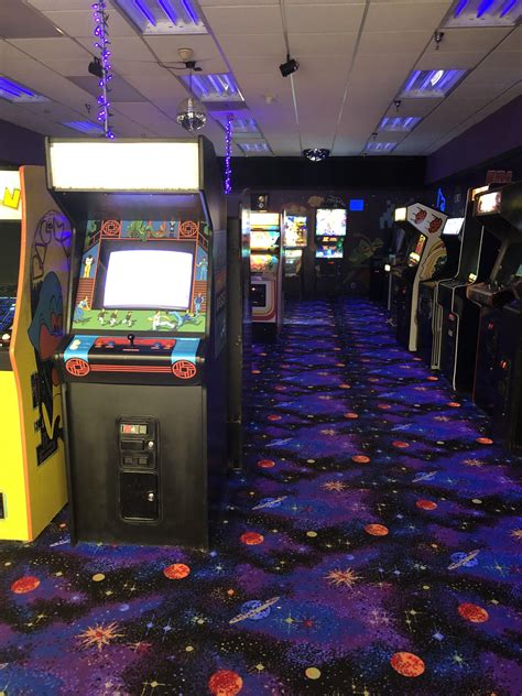 This 80s Themed Arcade At My Mall Rmildlyinteresting