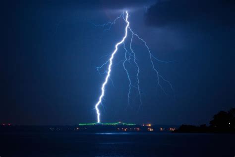 Foto Gratis Tempesta Notte Buio Pioggia Temporale Tuono Fulmine