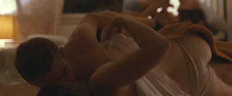 Naked Elizabeth Olsen In Martha Marcy May Marlene