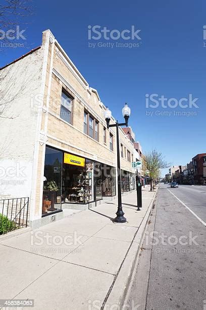Lincoln Avenue Shops In North Center Chicago Stock Photo Download