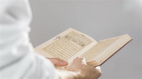 Simak Keistimewaan Orang Yang Sibuk Membaca Al Quran Bola Liputan Com
