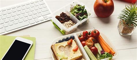 5 Best Snacks To Eat At Your Desk